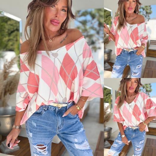 Hebounký dámský lehký svetr se vzory